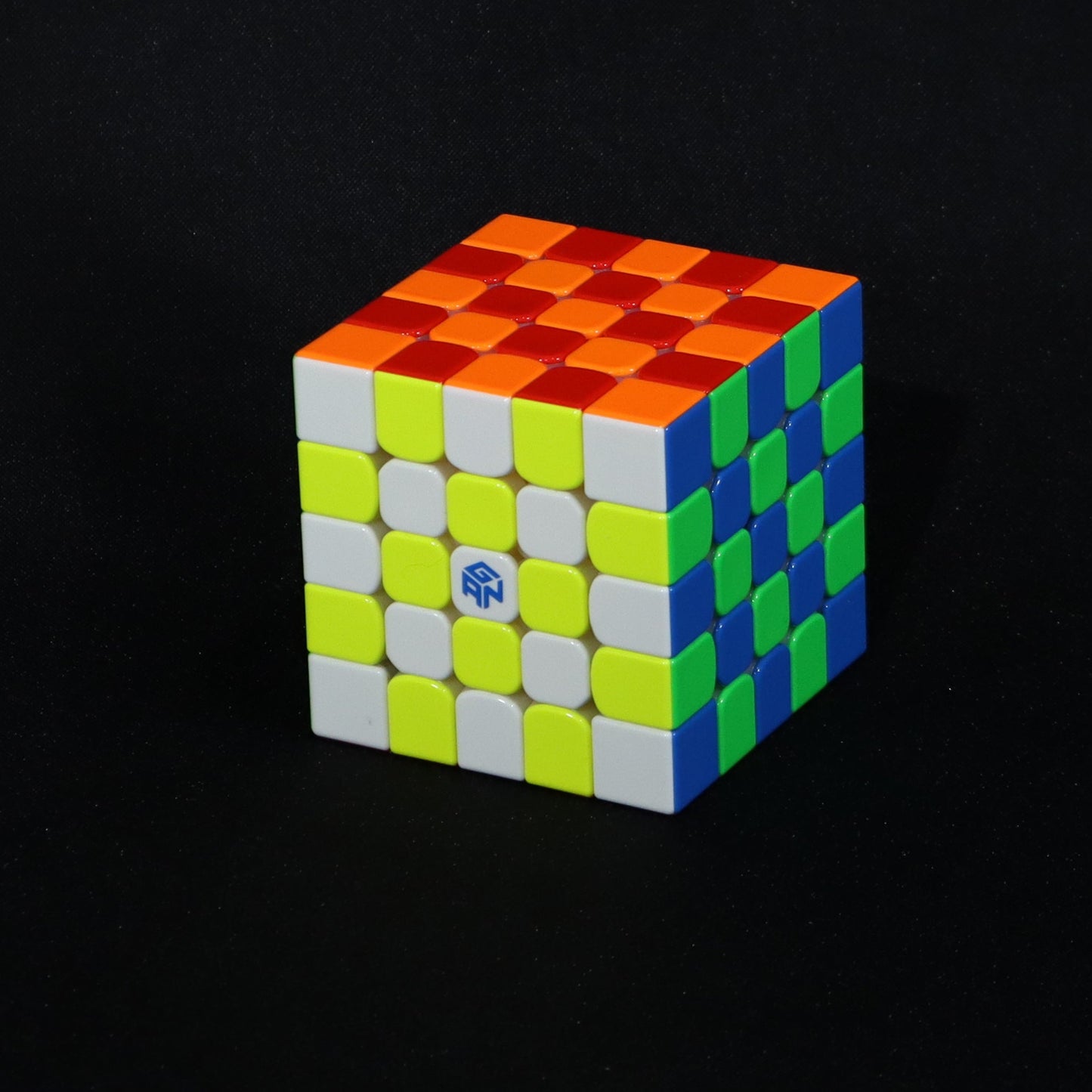 GAN 562 M