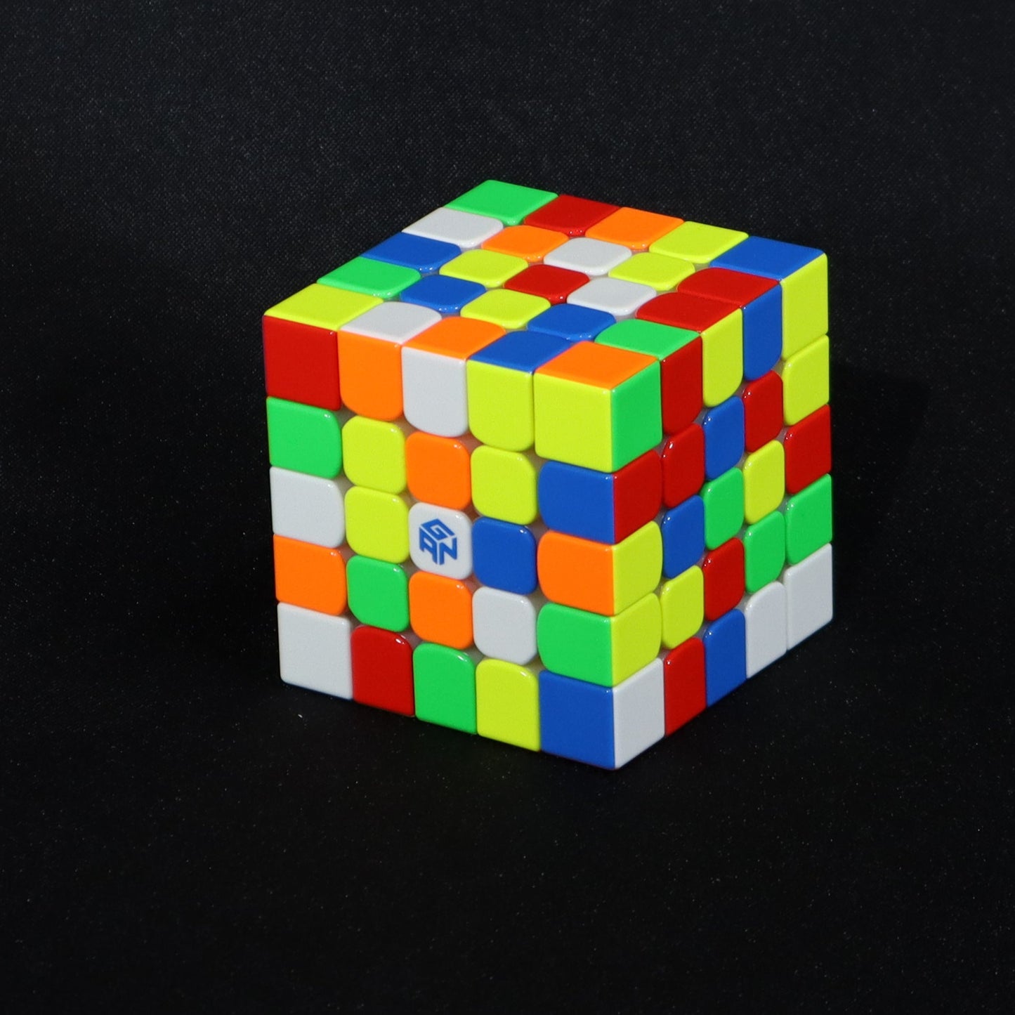 GAN 562 M